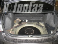 ГБО на Toyota Corolla - Баллон тор 53 литра на месте запасного колеса