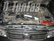ГБО на Toyota Land Cruiser 100  - Подкапотная компоновка