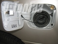 ГБО на Toyota Land Cruiser 100 - Заправочное устройство под лючком бензобака
