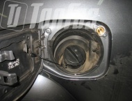 ГБО на Toyota Land Cruiser Prado 120   - Заправочное устройство под лючком бензобака