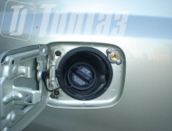 ГБО на Toyota Highlander - Выносное заправочное устройство установлено под лючок бензобака