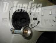 ГБО на Toyota Land Cruiser 200 - Заправочное устройство с переходником